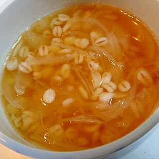 レンジで　玉ねぎと押し麦の生姜入りスープ♪